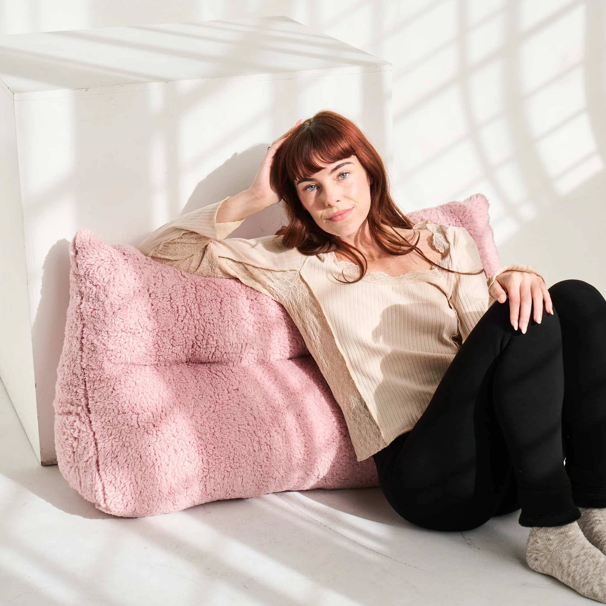 LEO WEDGE PILLOW BLUSH - Image 3